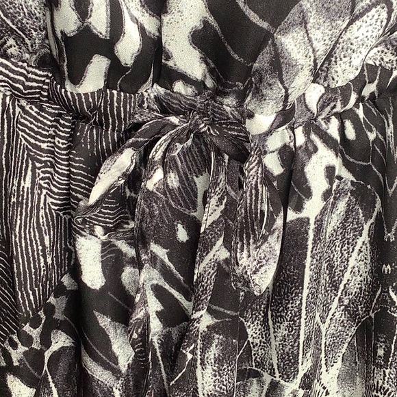 Ya Los Angeles Silk Blend Dress Size Large NWOT - Picture 9 of 12